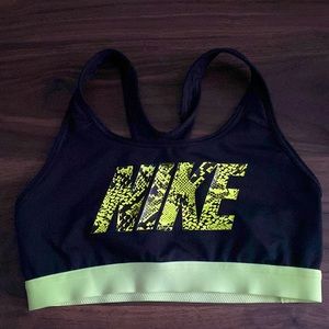 Nike sports bra. Size S.